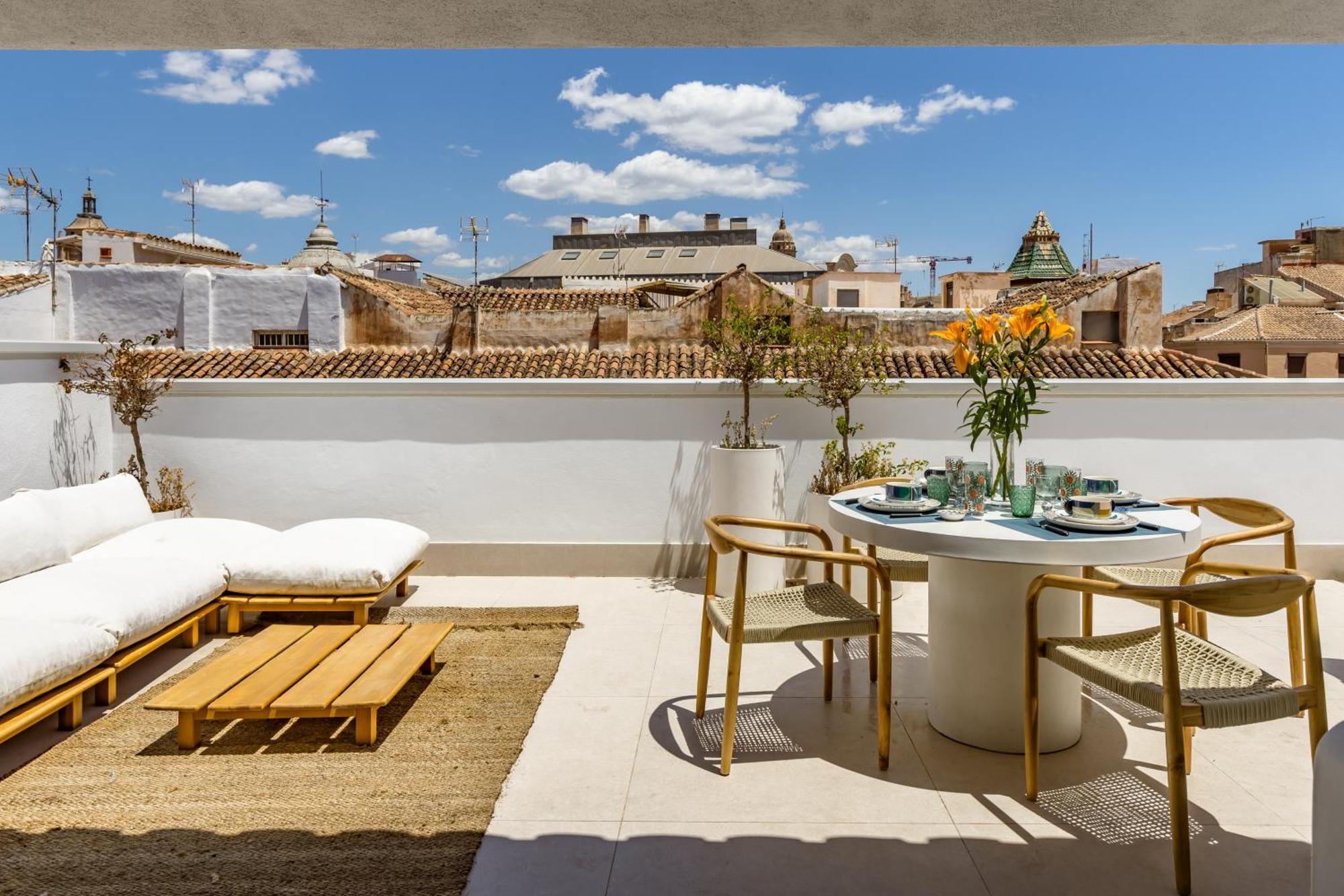 Atarazanas Suite, Atico Con Terraza Malaga Exterior photo