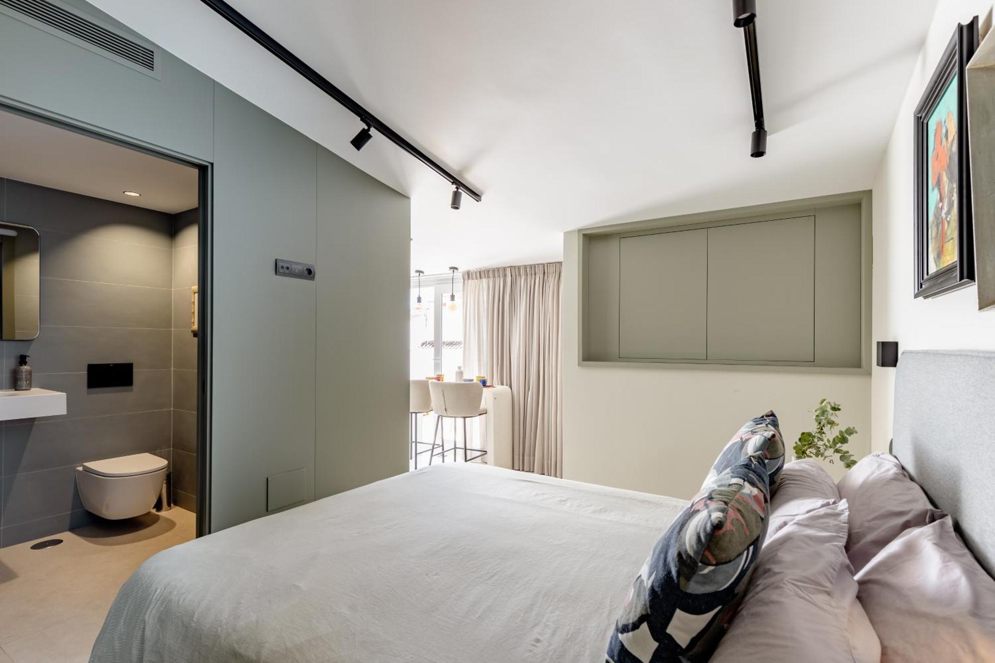 Atarazanas Suite, Atico Con Terraza Malaga Exterior photo